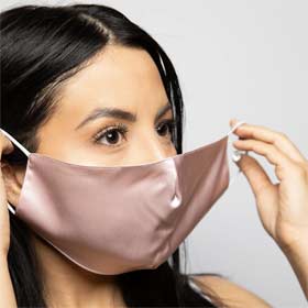 Un masque à base de ce tissu, facilement accessible, contient un élément naturel qui tue les bactéries et virus